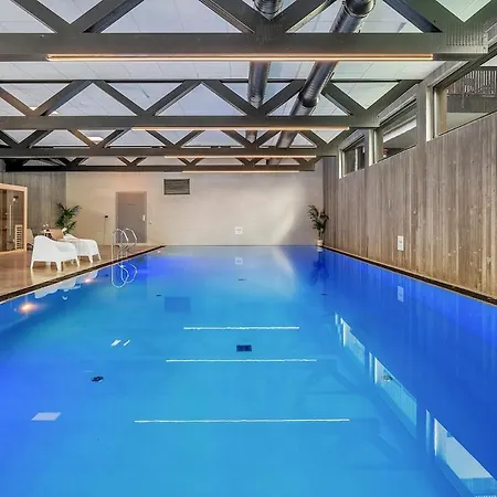Aros Modern Apartment