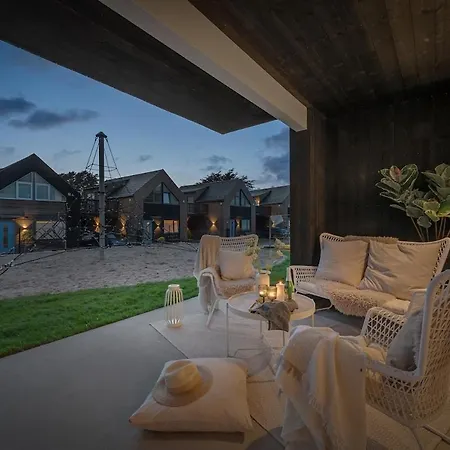 Aros Modern * كريستينساند